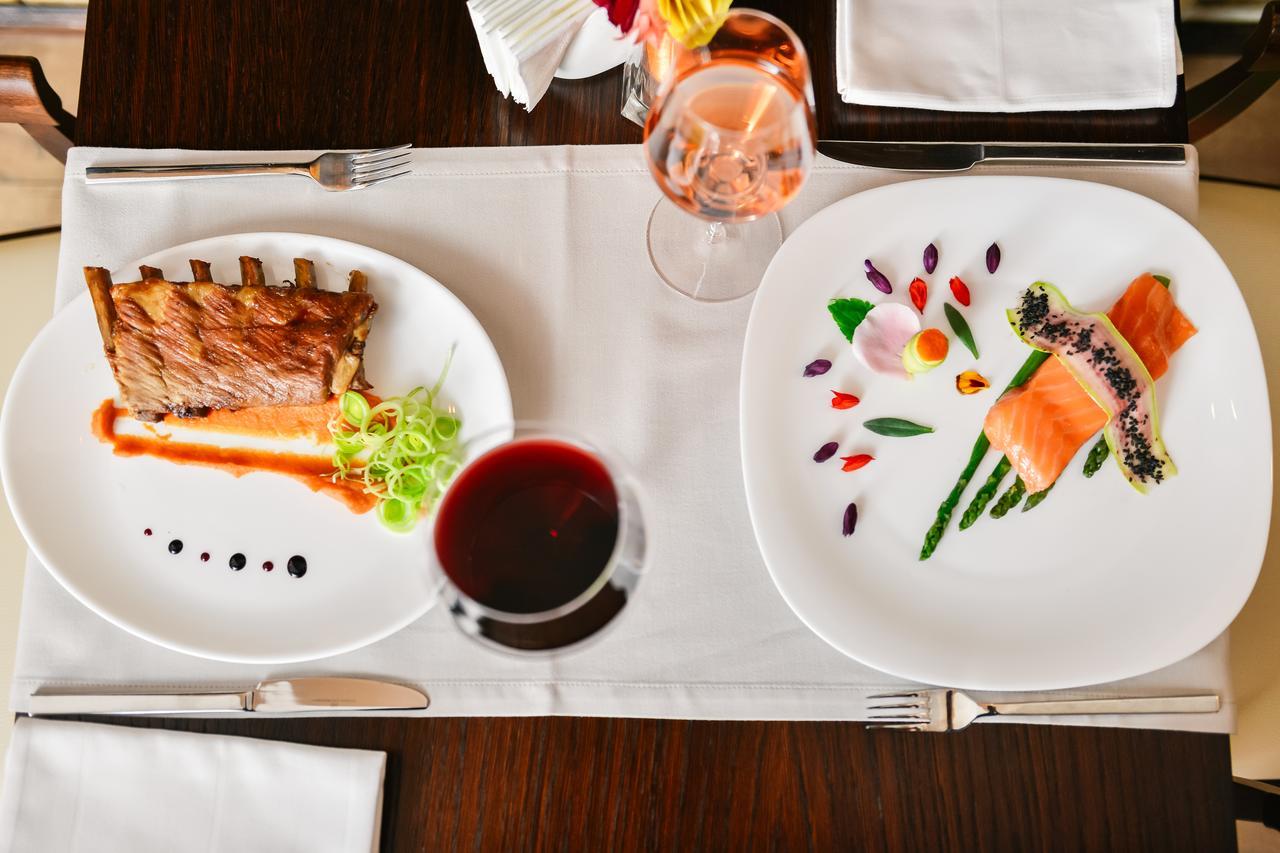Le Petit Paris 호텔 클루지나포카 외부 사진